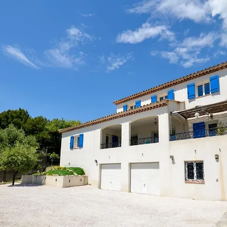 Nice In With 5 Bedrooms, Jacuzzi And Outdoor Swimming Pool Сasa de vacaciones *