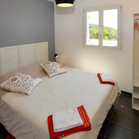 Сasa de vacaciones Nice In With 5 Bedrooms, Jacuzzi And Outdoor Swimming Pool Ceyreste